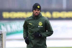 半岛体育入口-记者：楚克乌梅卡已经完成体检，将与多特签约至2030年