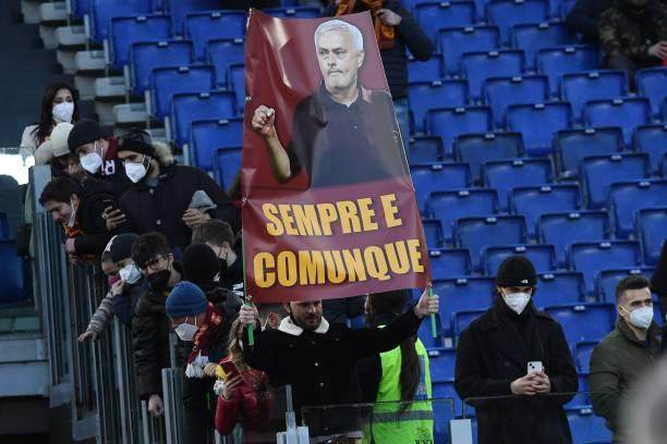 1646524723422054846.jpeg banner-in-honour-of-jose-mourinho-during-the-serie-a-match-between-as-picture-id1380590380.jpeg
